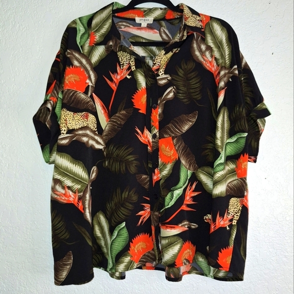 Umgee Tropical Floral Print Button-Down Short Sleeve Oversized Shirt in Black - Picture 1 of 12